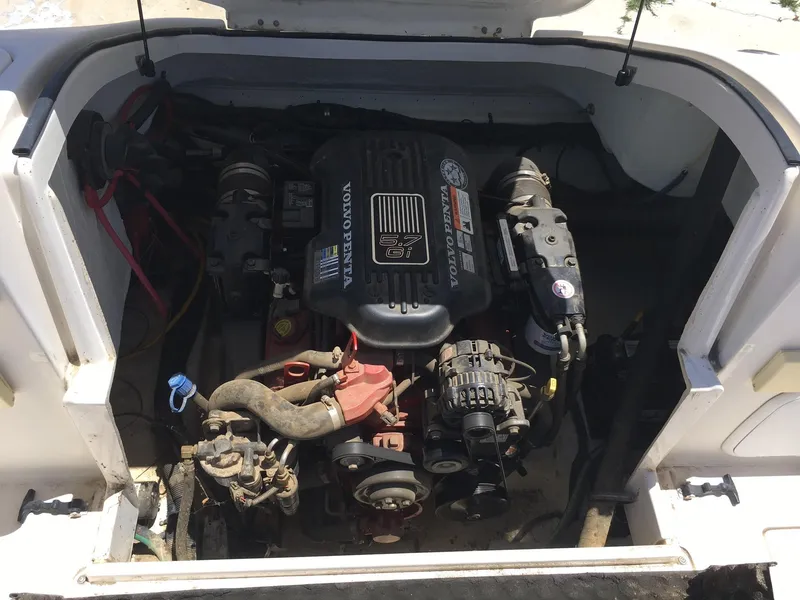 2007 Seaswirl Striper 2601 Walkaround I/O