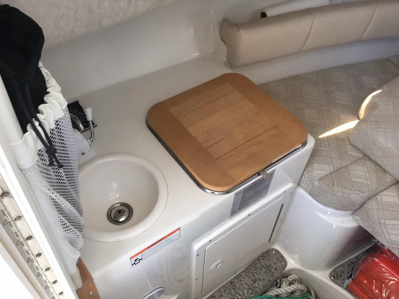 2007 Seaswirl Striper 2601 Walkaround I/O