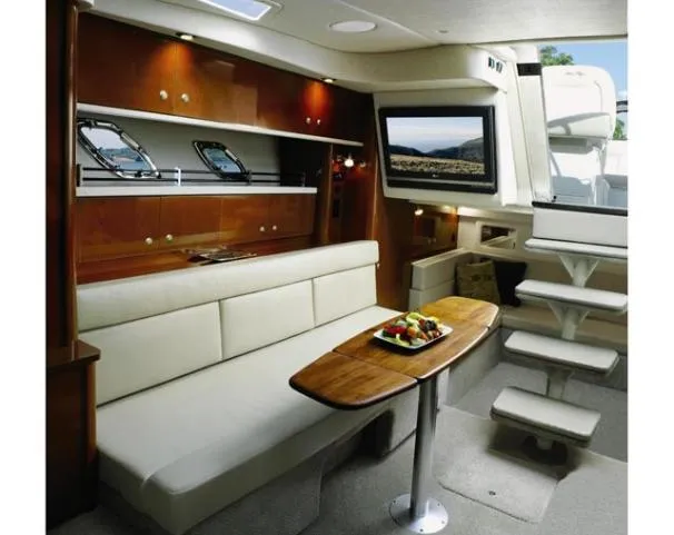2009 Sea Ray Sundancer 330