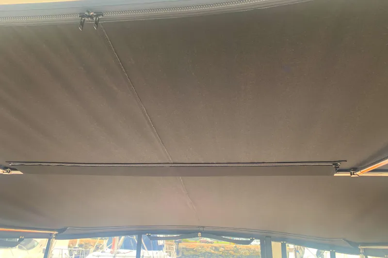 2009 Sea Ray Sundancer 330