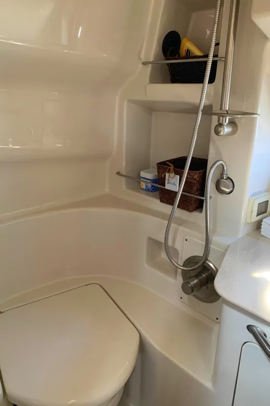 2009 Sea Ray Sundancer 330