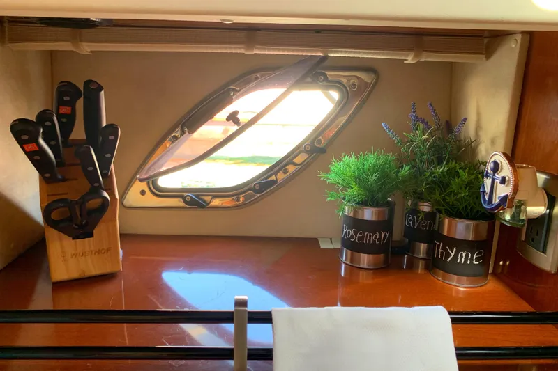 2009 Sea Ray Sundancer 330