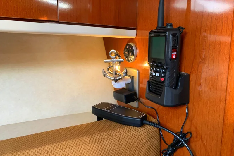2009 Sea Ray Sundancer 330