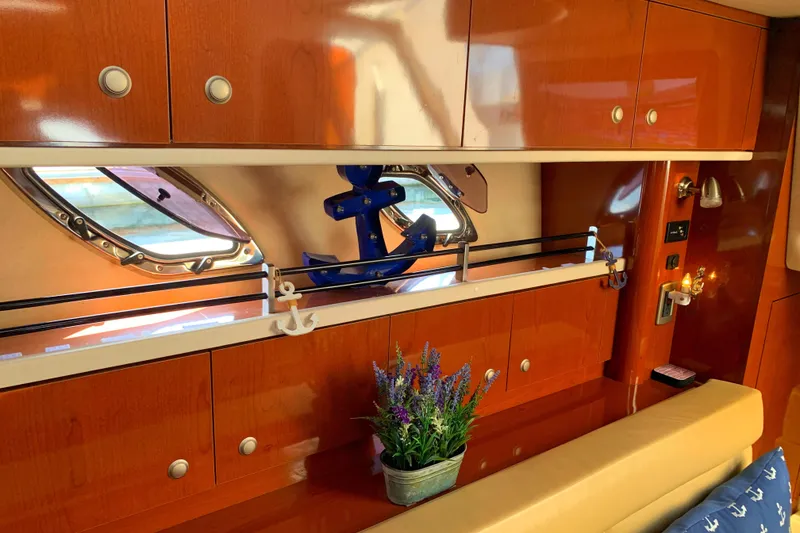 2009 Sea Ray Sundancer 330