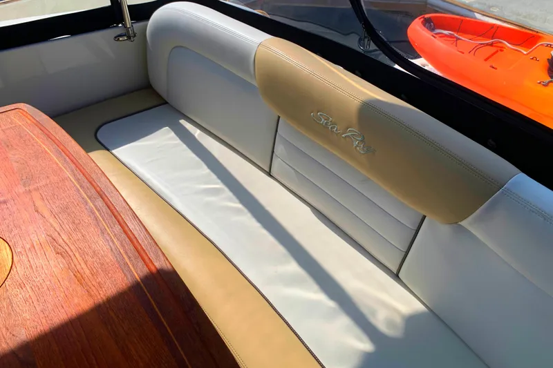 2009 Sea Ray Sundancer 330