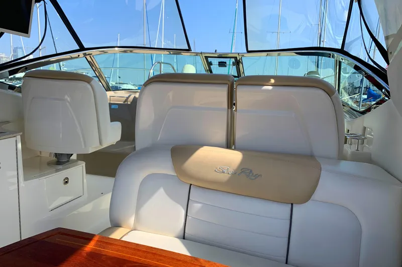 2009 Sea Ray Sundancer 330