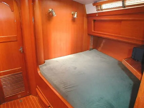 Pullman Berth Fwd