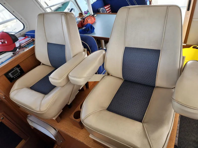 2004 Sea Sport Pacific 3200