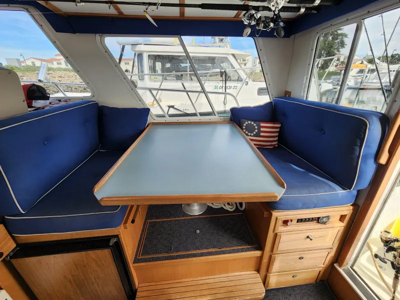 2004 Sea Sport Pacific 3200