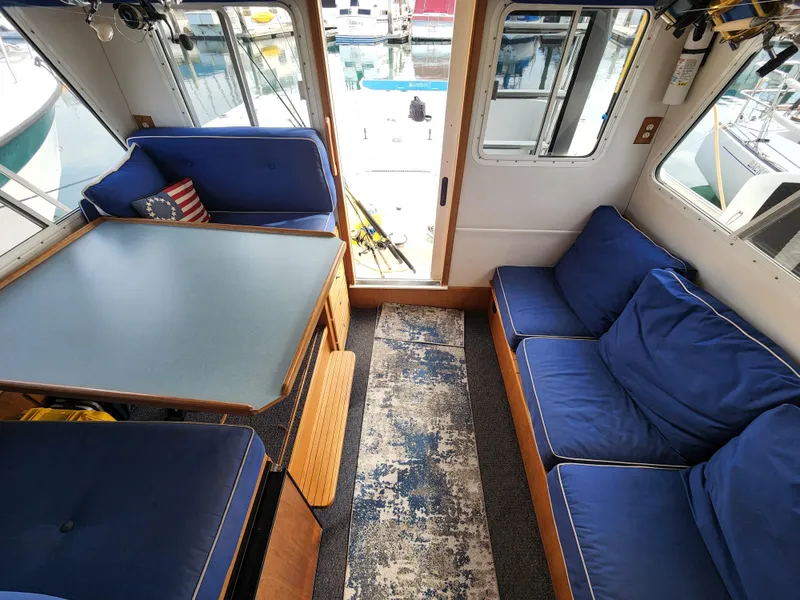 2004 Sea Sport Pacific 3200
