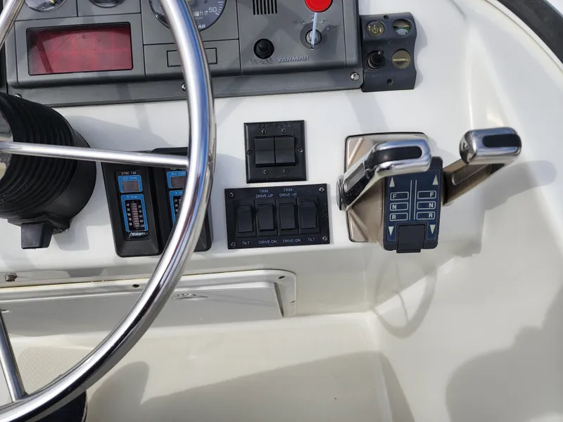 2004 Sea Sport Pacific 3200