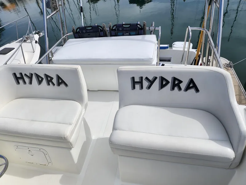 2004 Sea Sport Pacific 3200