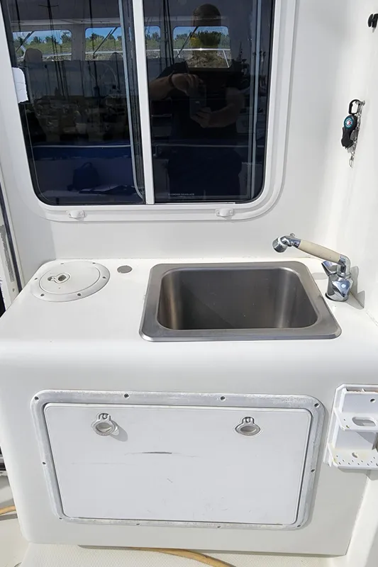 2004 Sea Sport Pacific 3200