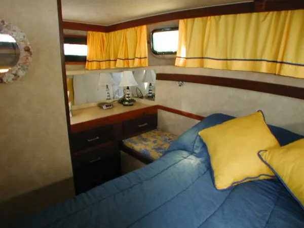 1983 Silverton AFT CABIN