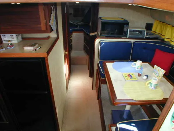 1983 Silverton AFT CABIN
