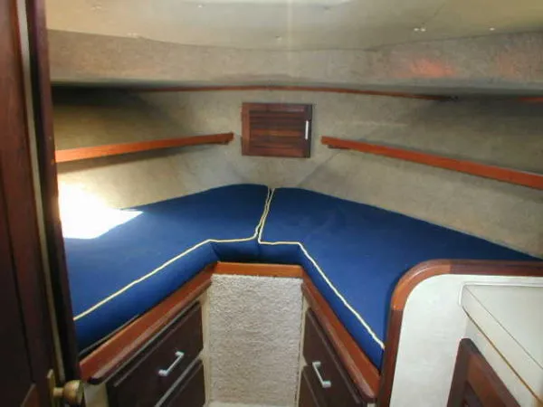 1983 Silverton AFT CABIN