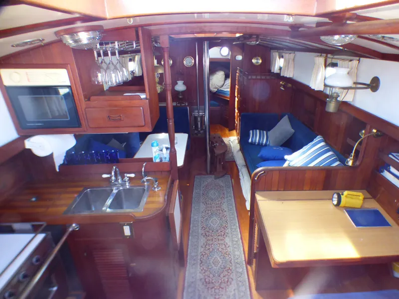 1977 Tayana 37