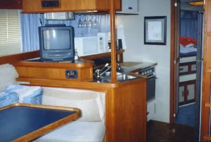 1986 Carver Mariner