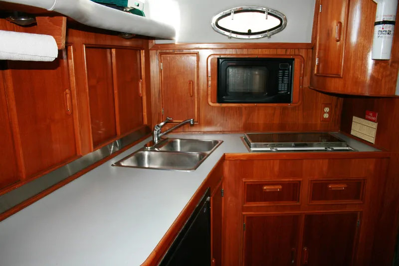 1990 Mediterranean Sportfisher