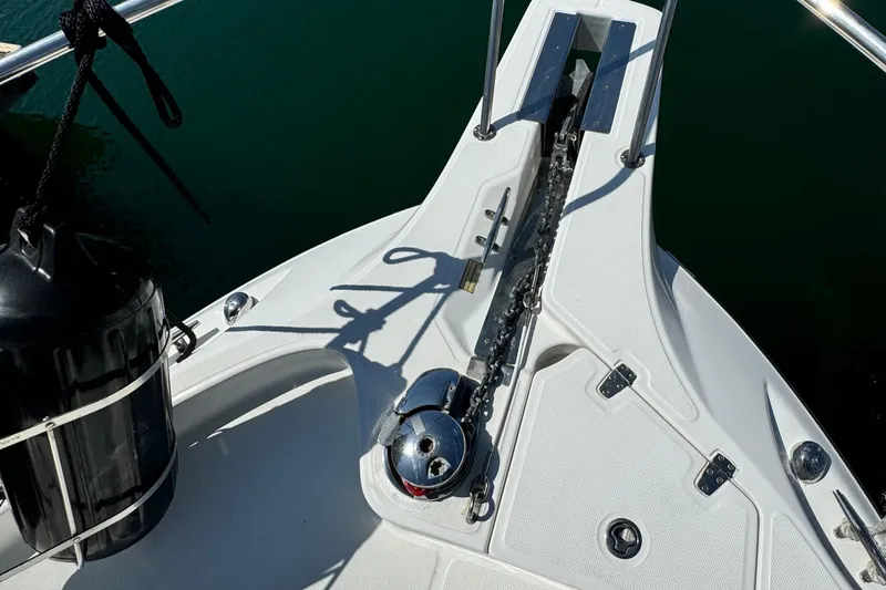 2008 Boston Whaler 285 Conquest bow with anchor chain and winch system.