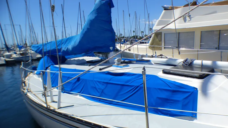 1981 Hunter 37 Cherubini Cutter