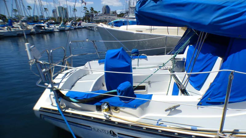 1981 Hunter 37 Cherubini Cutter