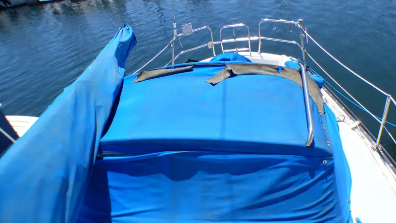1981 Hunter 37 Cherubini Cutter