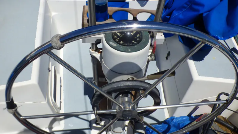 1981 Hunter 37 Cherubini Cutter