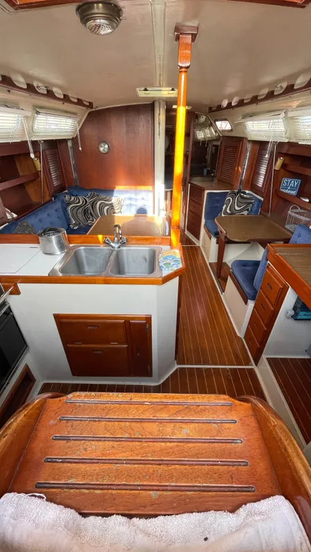 1987 Catalina Sloop