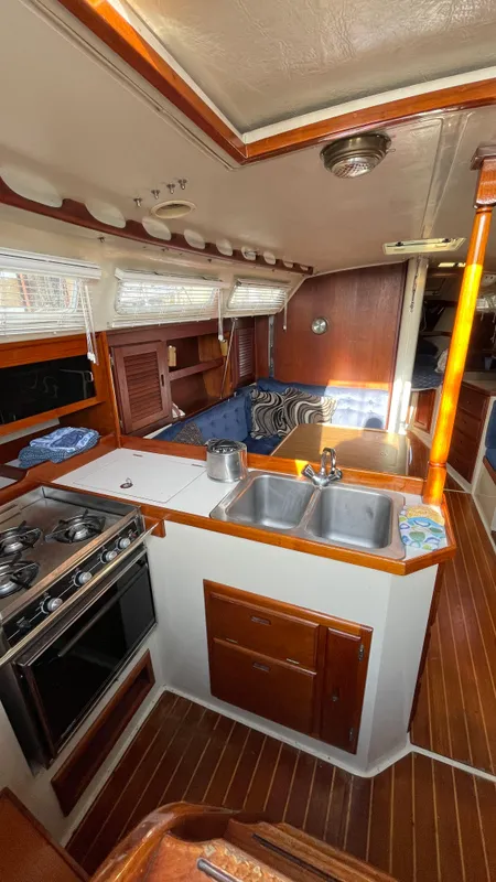 1987 Catalina Sloop