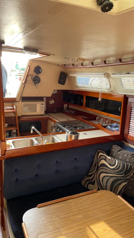 1987 Catalina Sloop