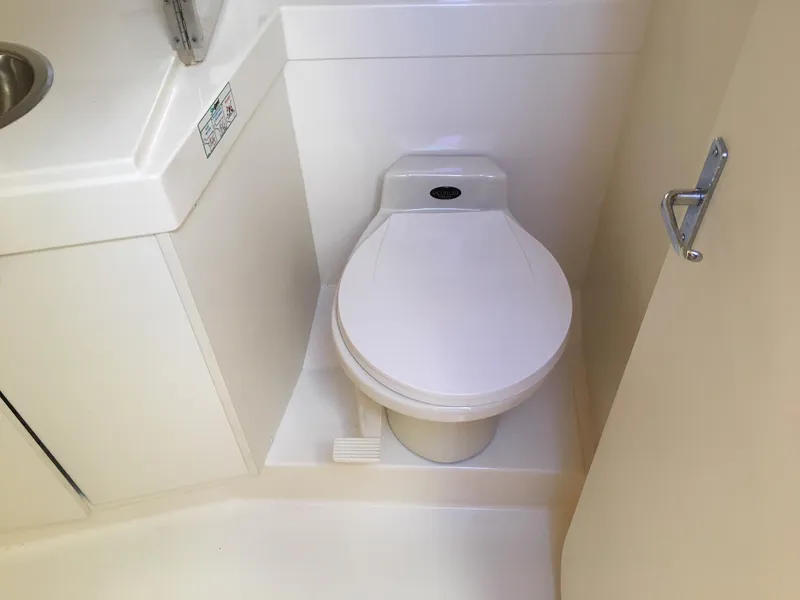 1996 Carver 400 Cockpit Motor Yacht