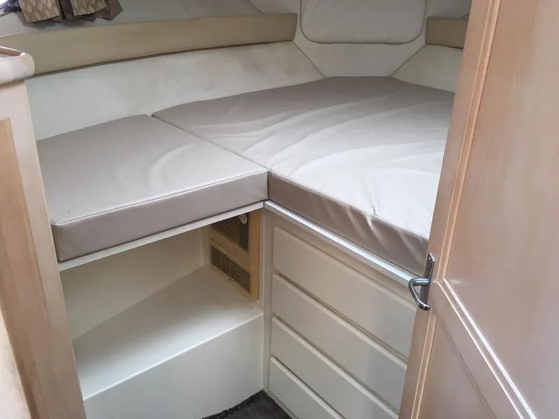 1996 Carver 400 Cockpit Motor Yacht