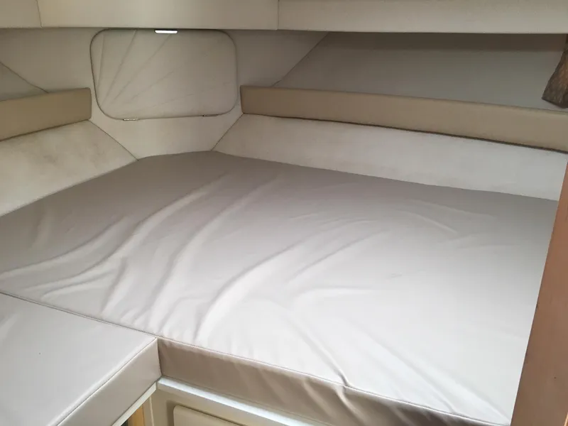 1996 Carver 400 Cockpit Motor Yacht