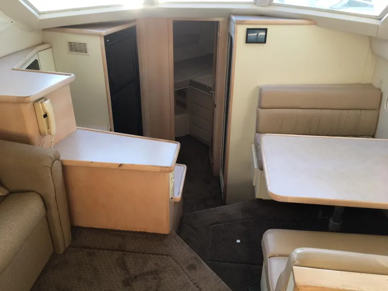 1996 Carver 400 Cockpit Motor Yacht