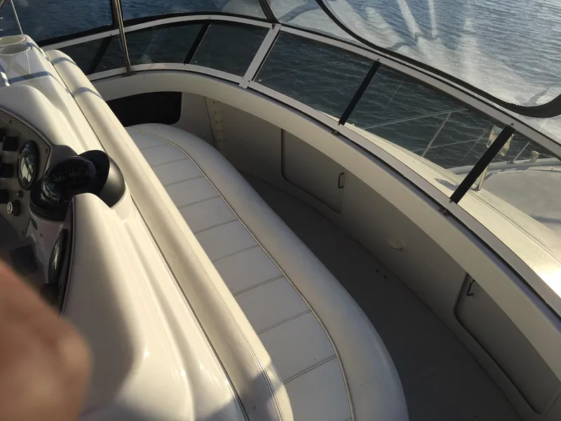1996 Carver 400 Cockpit Motor Yacht