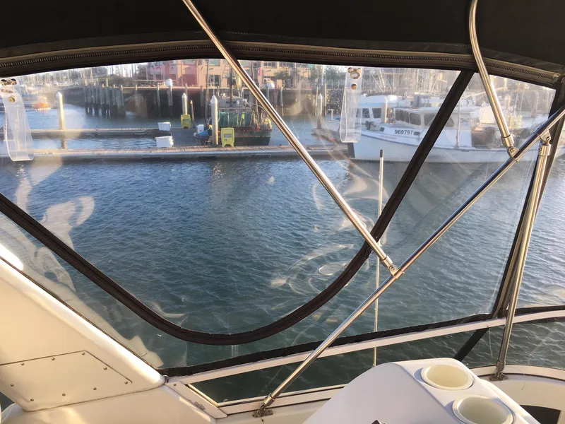 1996 Carver 400 Cockpit Motor Yacht