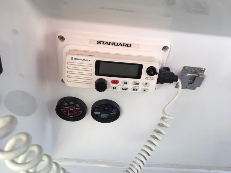 1996 Carver 400 Cockpit Motor Yacht