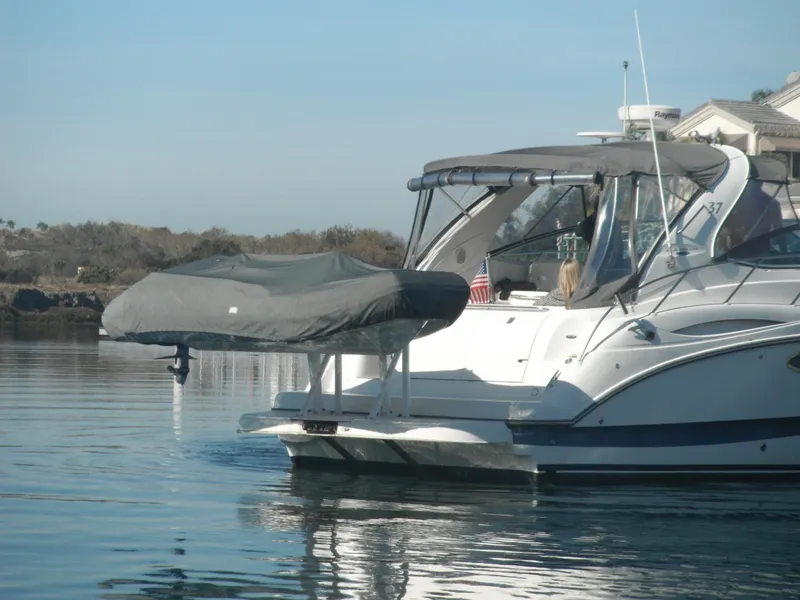 2005 Maxum 3700 Sport Yacht