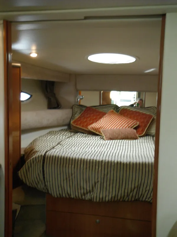 2005 Maxum 3700 Sport Yacht