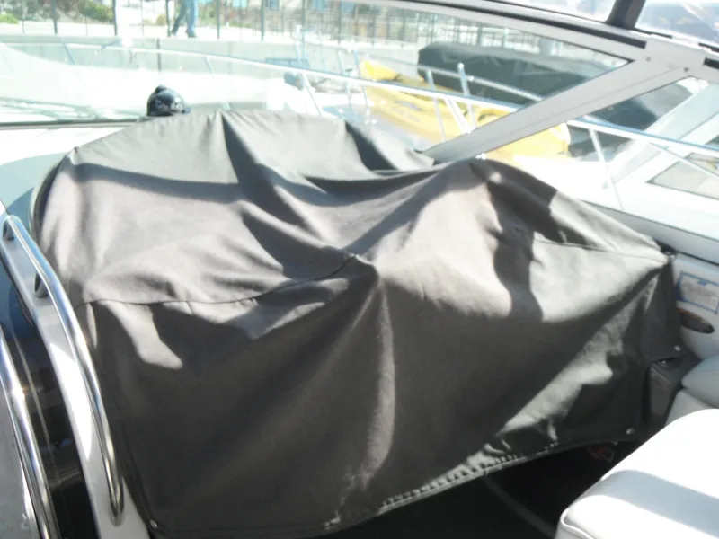 2005 Maxum 3700 Sport Yacht