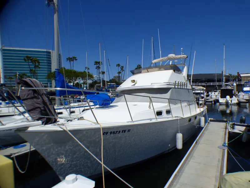 1990 Bayliner 3288 Motoryacht