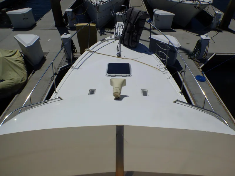 View of Foredeck from Flybridge