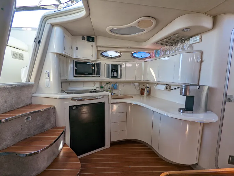 1996 Sea Ray Sundancer 37 ft.