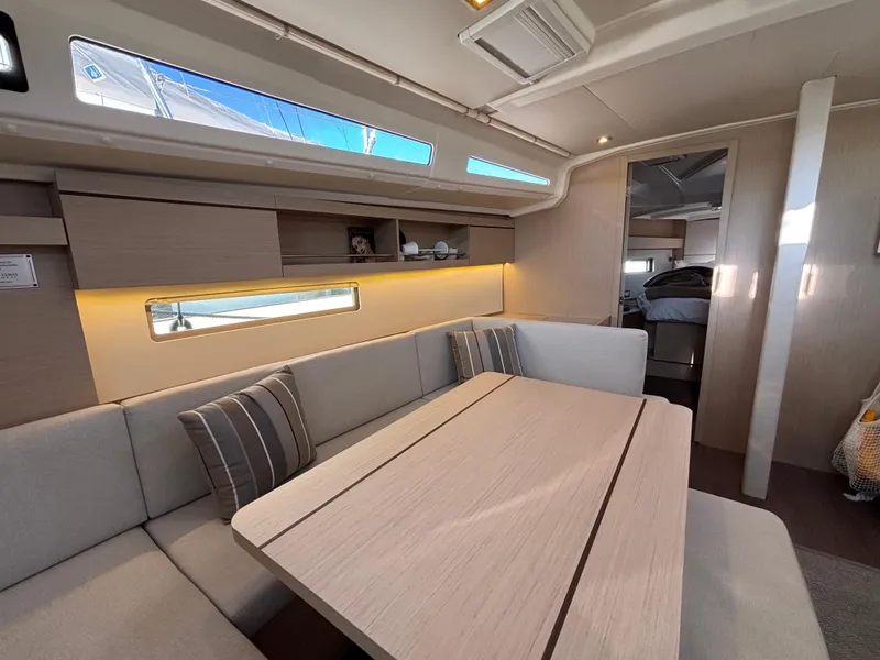 2022 Beneteau Oceanis 40.1