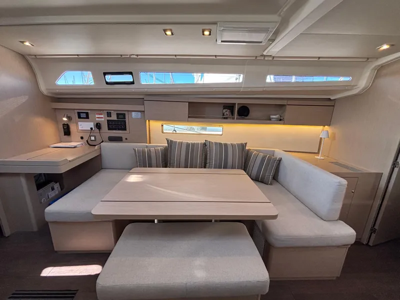 2022 Beneteau Oceanis 40.1