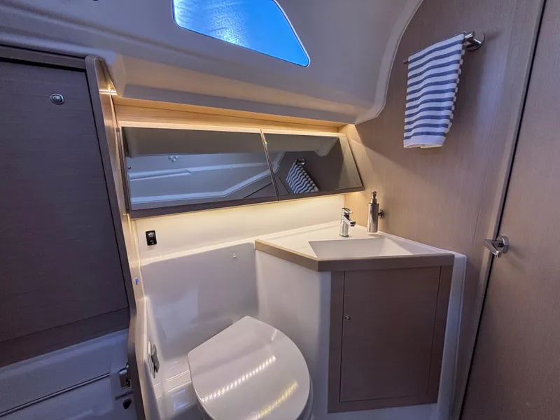 2022 Beneteau Oceanis 40.1