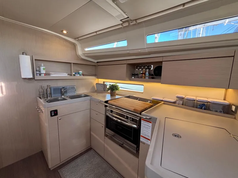 2022 Beneteau Oceanis 40.1