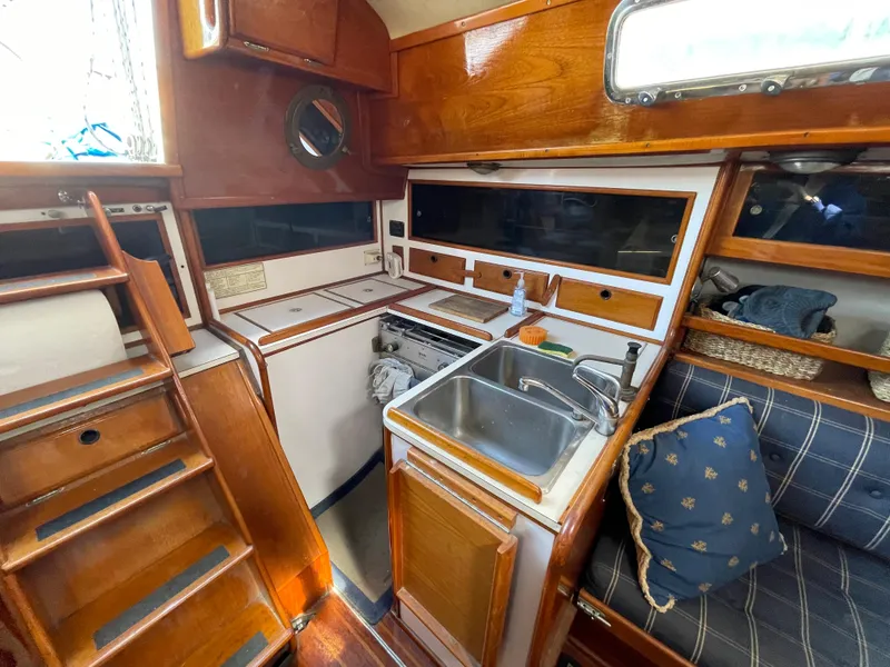 1978 Columbia 10.7