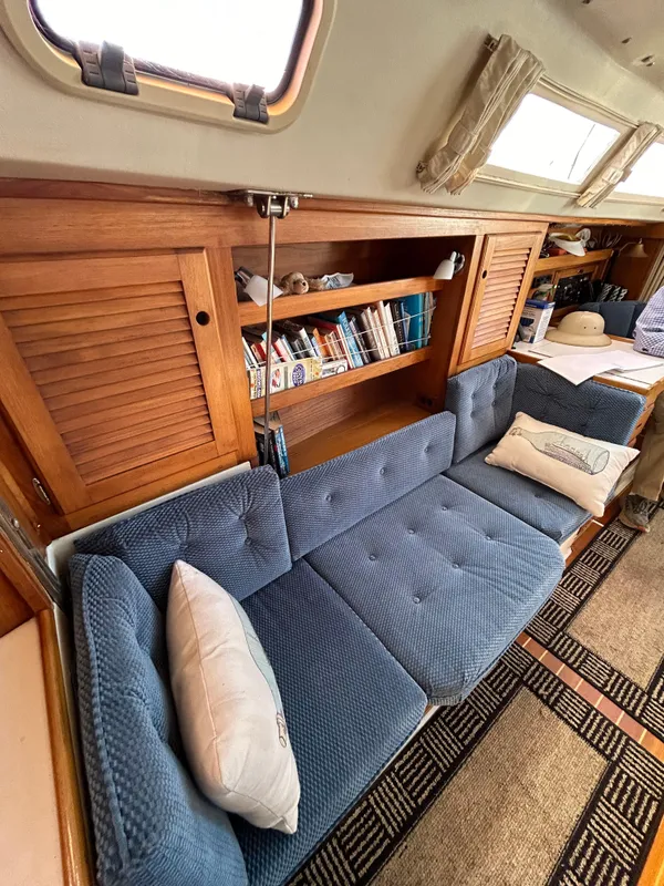 Settee 2